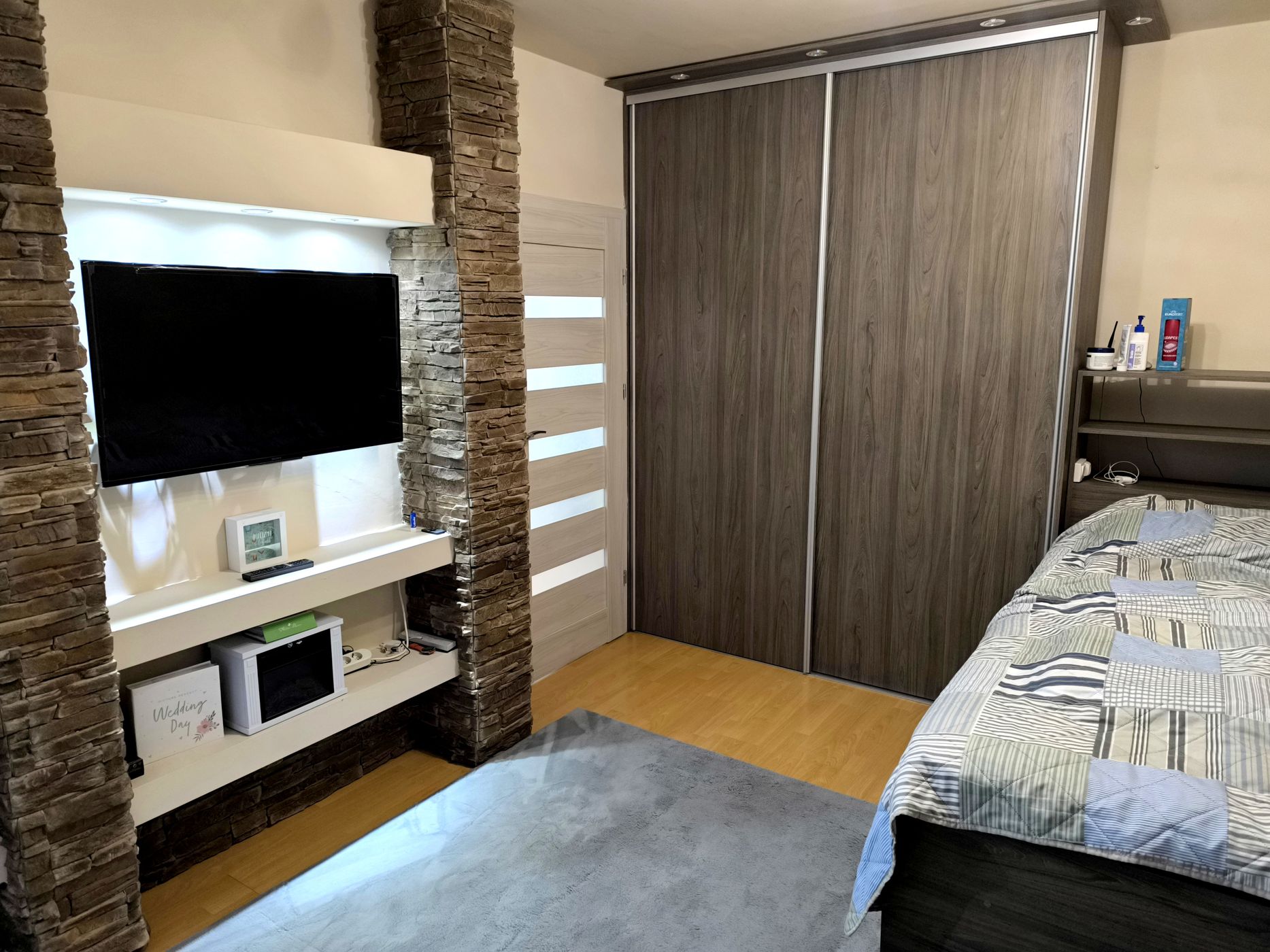 Debrecen, Tócóskert – Derék utcán FELÚJÍTOTT, ERKÉLYES lakás eladó!