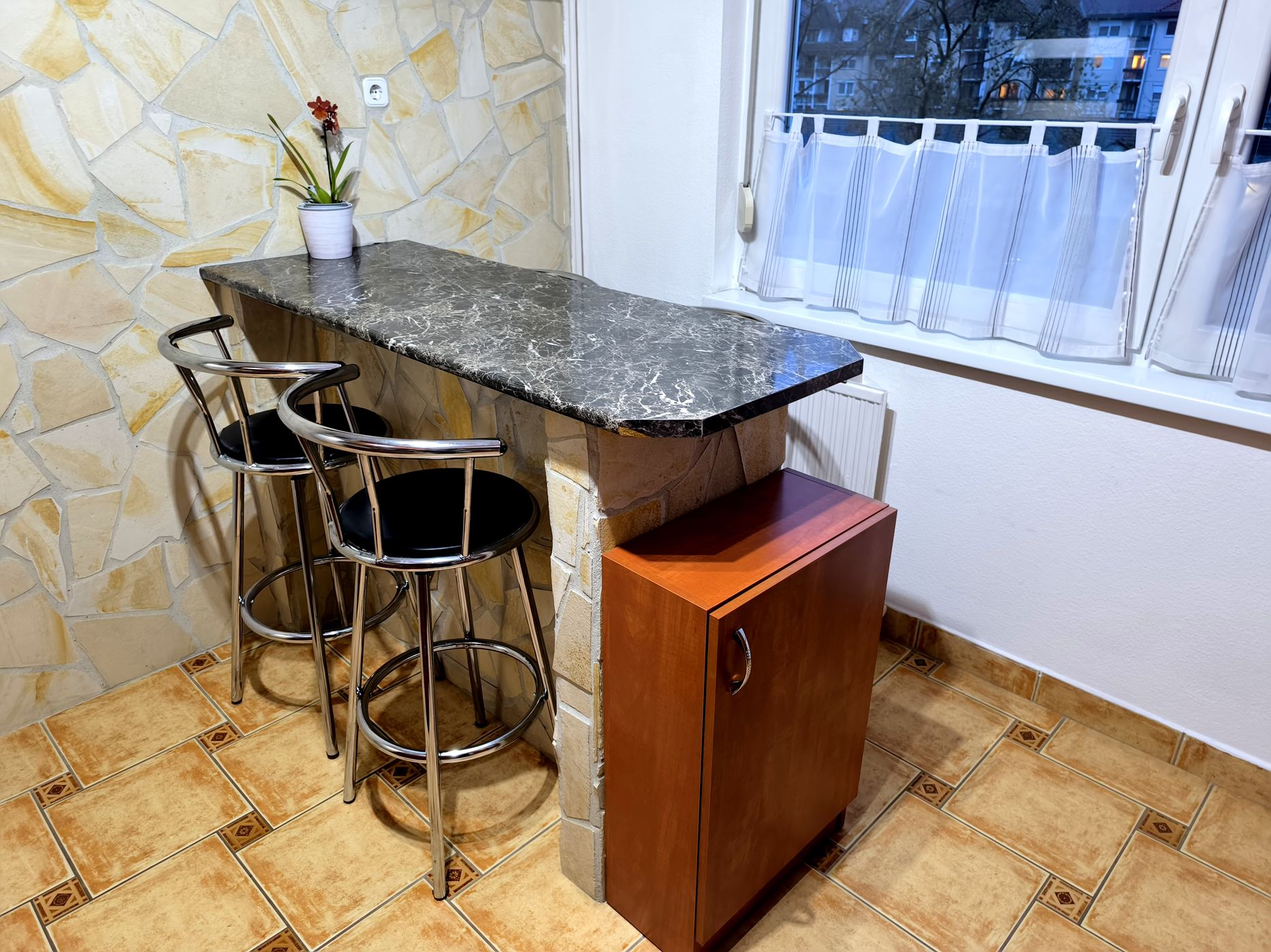 Debrecen, Tócóskert – Derék utcán FELÚJÍTOTT, ERKÉLYES lakás eladó!